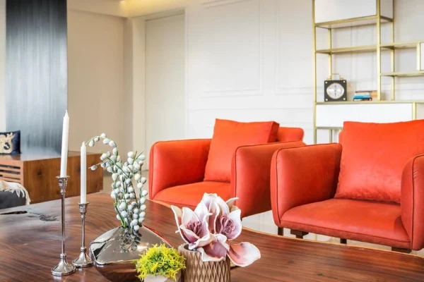 Modern living room designed by Zenvia Studio in Gurgaon